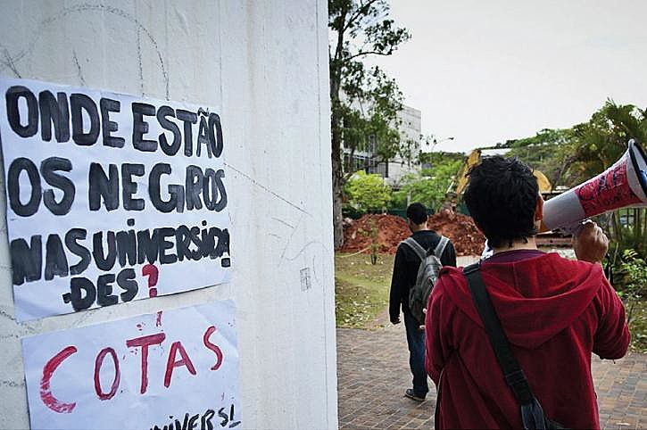 "USP está isolada, porque é a única universidade pública que ainda não aderiu ao sistema de reserva de vagas no vestibular", diz estudante