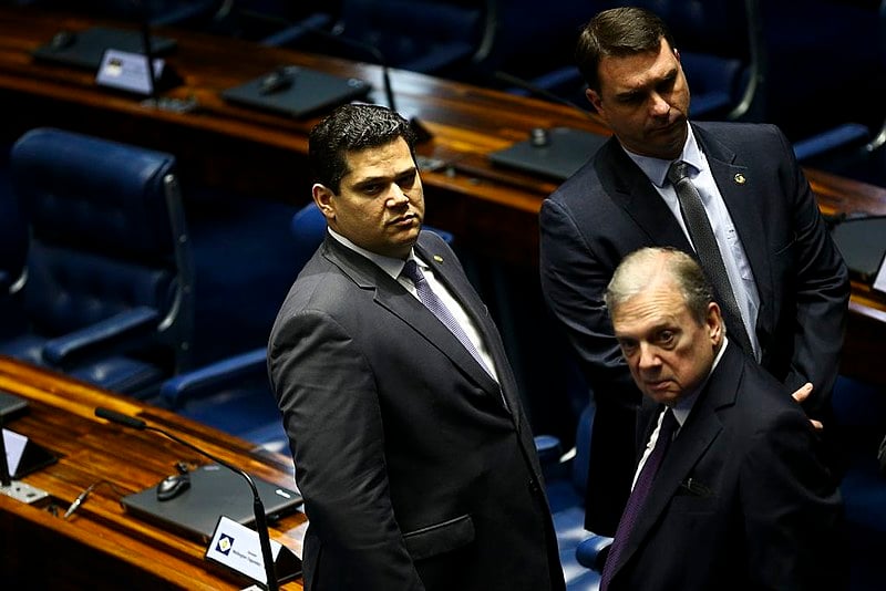 Davi Alcolumbre, Tasso Jereissati e Flávio Bolsonaro durante a votação da Previdência no Senado: juntos pela retirada de direitos