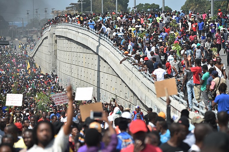 Desde a última quinta (7), milhares de haitianos foram às ruas pedir a renúncia do presidente Jovenel Moïse