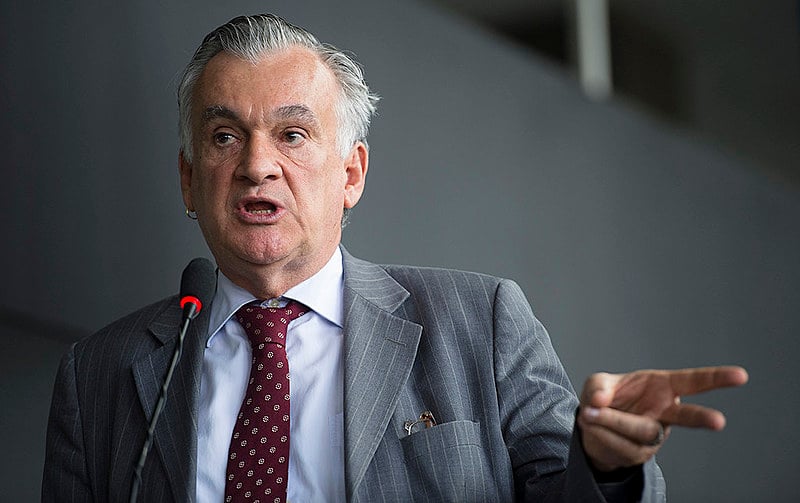 "Ela vem há muito tempo se posicionando muito mal nas questões políticas do país", avalia ex-ministro da Cultura, Juca Ferreira