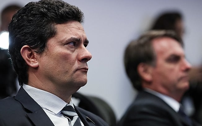 Com Moro e Bolsonaro: escalada do autoritarismo