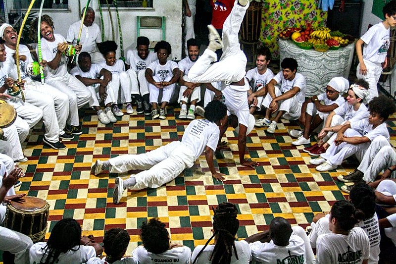 Grupos de Capoeira mantém tradição viva em todo país.