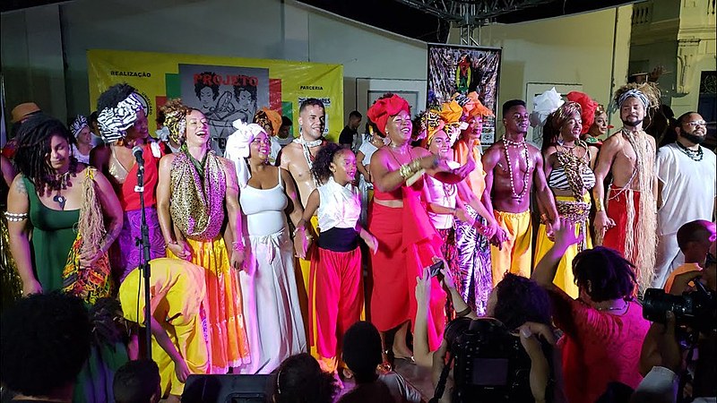 Se apresentam Jailson de Oliveira, Afoxé Solidário, Coco dos Capoeiras, Pele Negra e Lamento Negro
