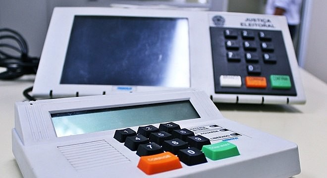 É preciso acompanhar com atenção os próximos passos da campanha eleitoral e estar atento contra manobras do tipo terceira via