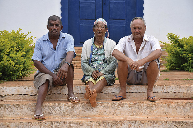 Moradores do Novo Peixe Cru,  comunidade construída após a construção da barragem de Irapé