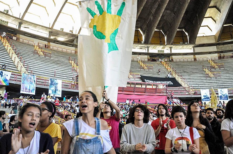 Na conversa, Julia e Mara apontam aspectos do perfil da juventude brasileira à partir das experiências com o trabalho de base desenvolvido pelo Levante