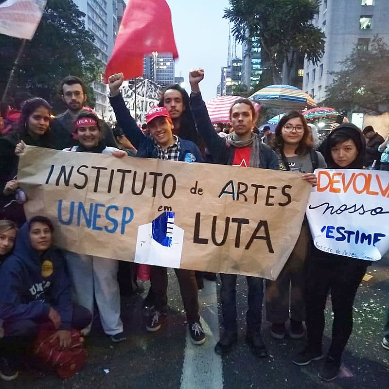 Alunos e professores da Unesp prometem entrar em greve caso projeto de redução dos departamentos siga adiante