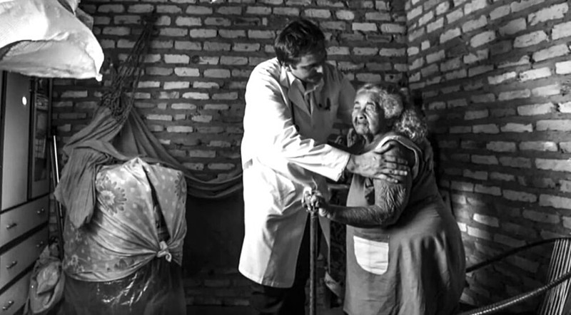 O objetivo do Programa Mais Médicos é criar 11.500 vagas para que o país atinja a meta de 2,7 médicos para cada mil habitantes até 2026
