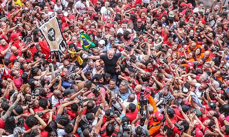 Lula continua sendo o maior nome da esquerda brasileira e ninguém conseguiu sequer ameaçar o título na sua ausência