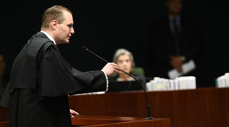 Advogado de Lula, Cristiano Zanin, durante julgamento de HC no STF; Defesa de Lula entregou suas alegações finais na última segunda-feira.