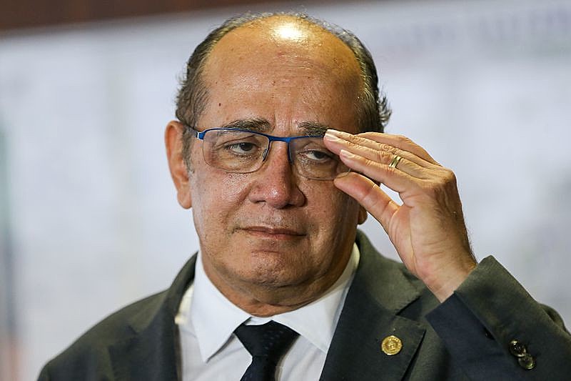 Ministro fere preceitos constitucionais do cargo que ocupa, ao julgar casos em que está envolvido diretamente