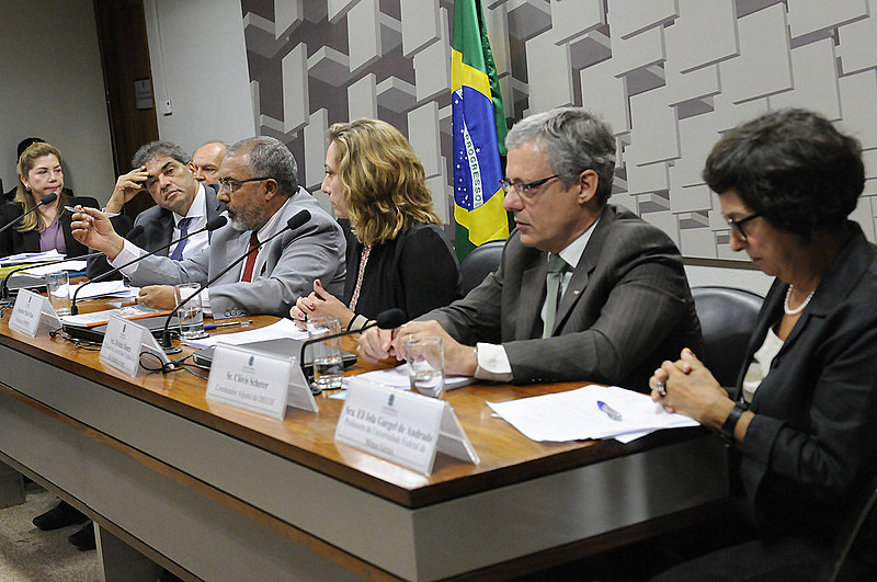 Governo tem errado sistematicamente nas suas previsões e, quanto mais distante o período a ser previsto, maior é o erro, dizem especialistas