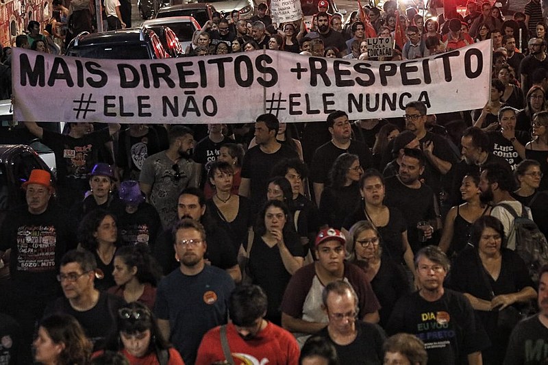 Mais de 5 mil pessoas em Curitiba, em protesto no dia 7 de setembro