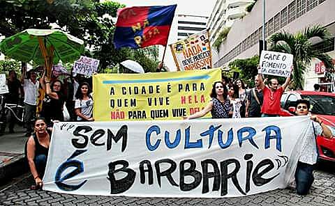 Em resposta ao posicionamento da Secretaria Municipal de Cultura, um grupo de artistas, se uniu para construir um movimento de resistência
