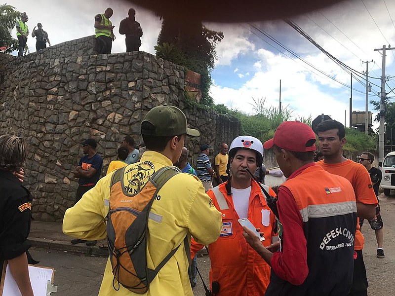 Movimentações das equipes de resgates na manhã deste domingo (27) em Brumadinho