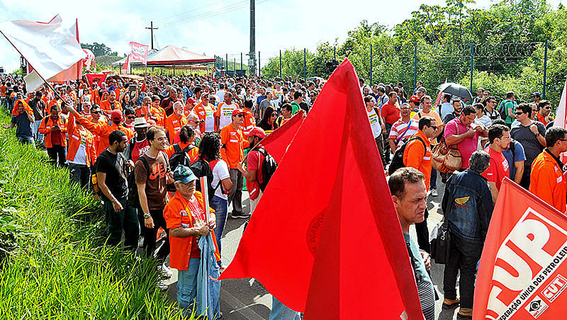 Ato ocorreu no Trevo da Resistência, próximo à entrada da Refinaria Landulpho Alves, em Candeias, região metropolitana de Salvador.