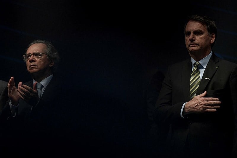Bolsonaro não quis comentar o tema e disse querer falar do seu novo partido, que terá o número 38: "Eu falo de AI-38. Quer falar de AI-38?"