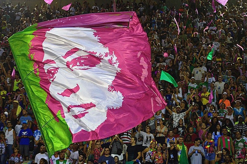 Este ano, a verde e rosa se apresenta como a “Estação Primeira de Nazaré”