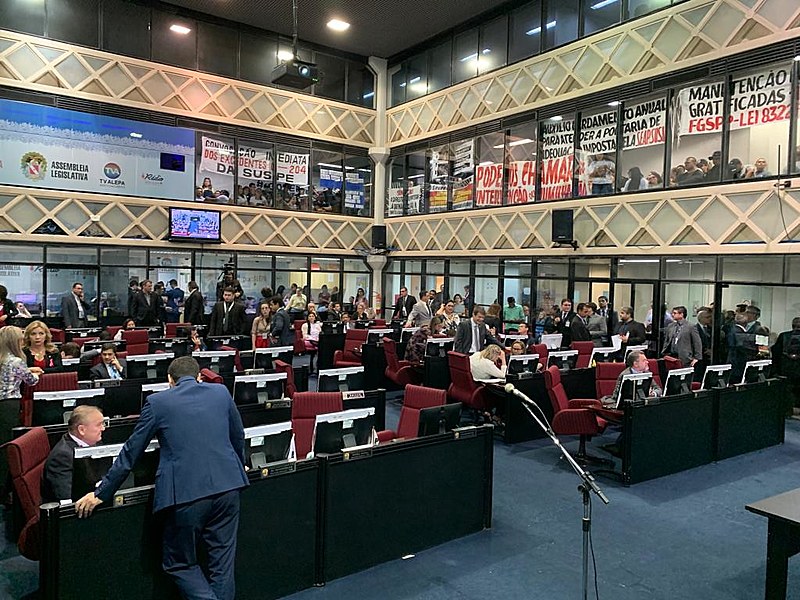 Em 24h, parlamentares voltaram atrás de decisão que garantia autonomia do Copen; A lei segue para sanção do governador