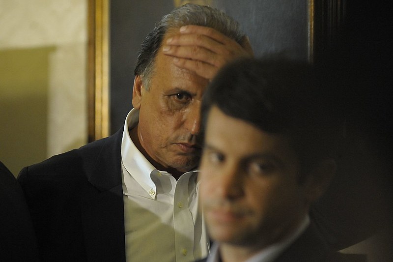 Medidas propostas pelo governador Luiz Fernando Pezão atacam direitos trabalhistas de servidores e precarizam serviços públicos