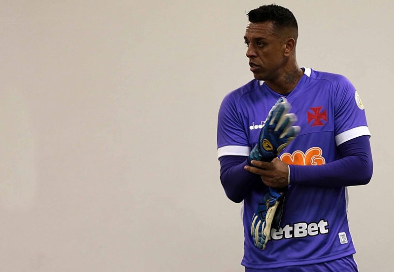 Sidão foi alvo de críticas na internet após atuação contra o Santos no Pacaembu