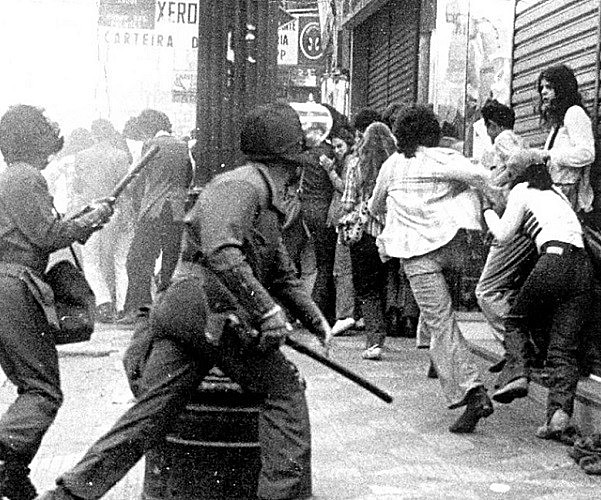 O AI-5 dava ao presidente da república um poder quase sem limites