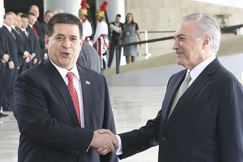 Presidentes Michel Temer e Horacio Cartes, do Paraguai, durante encontro no Palácio do Planalto