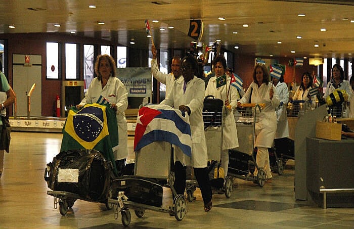 Governo cubano disse que as declarações do presidente eleito a OPAS e sobre a preparação dos médicos da Ilha são desrespeitosas