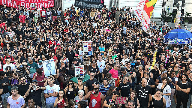Protesto contra a ditadura militar na Cinelândia, no Centro do Rio de Janeiro