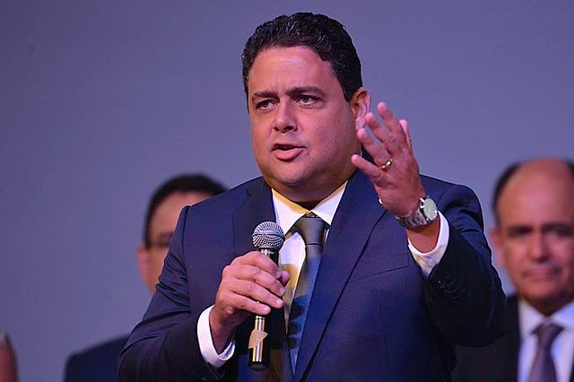 Felipe Santa Cruz e sua família já foram alvo de declarações de Bolsonaro