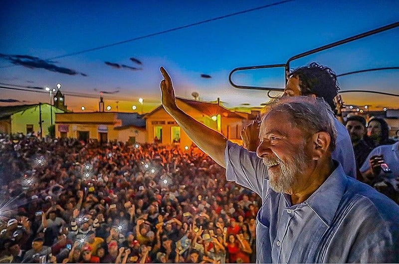 "En las caravanas que hice recientemente por Brasil, vi la esperanza en los ojos de las personas", escribió el ex presidente