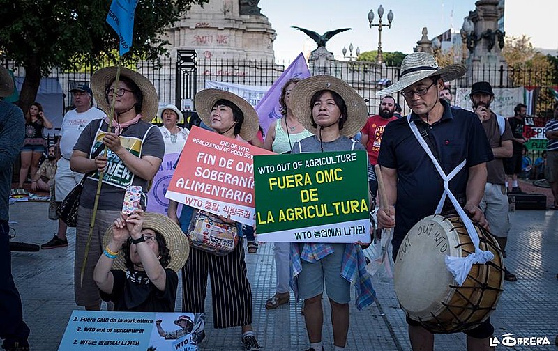 Mulheres camponesas presentes na manifestação denunciaram o impacto das regras da OMC na agricultura e na soberania alimentar