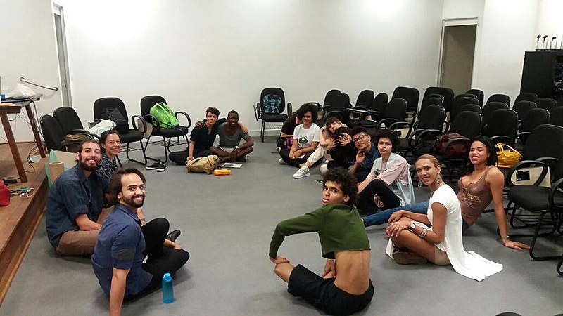 Coletivo Transformação oferece aulas de cursinho pré-vestibular para pessoas trans