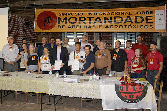 Grupo entregou representação ao Ministério Público Estadual