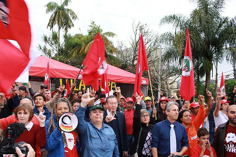 Boa tarde ao presidente Lula na Vigília Lula Livre