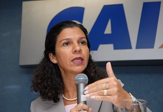 "A Caixa tem capacidade de atender em qualquer canto do Brasil, pela rede própria de agências, sua rede de parceiros", afirma bancária