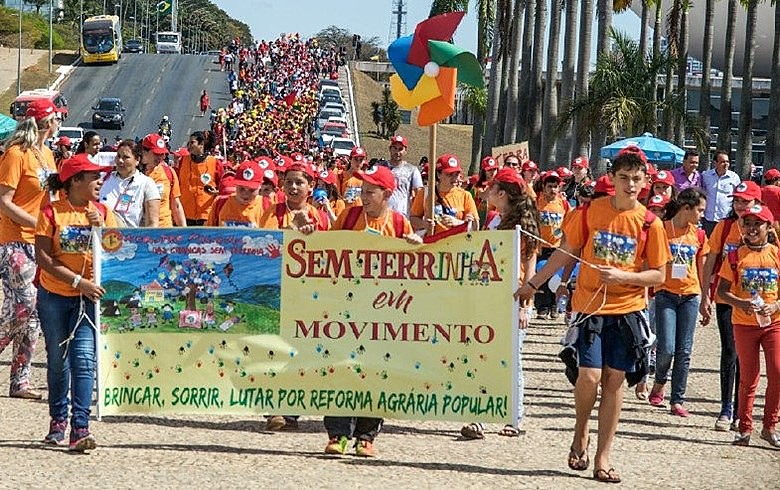 Evento reuniu 1.200 estudantes "sem-terrinha" em Brasília no ano passado e levou manifesto ao MEC