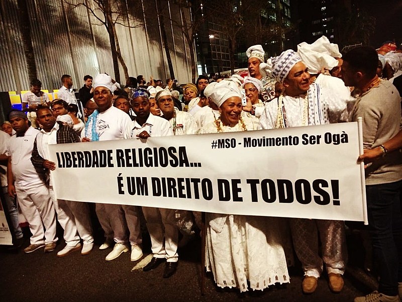 Cerca de 5 mil manifestantes ocuparam duas faixas da Avenida Paulista