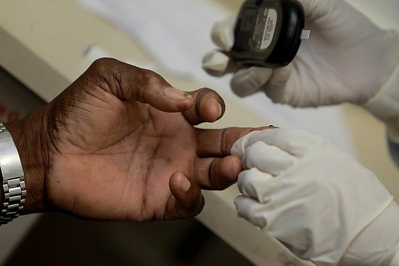 Dez anos após implementação da Política Nacional de Saúde da População Negra, somente 57 municípios do país a implantaram