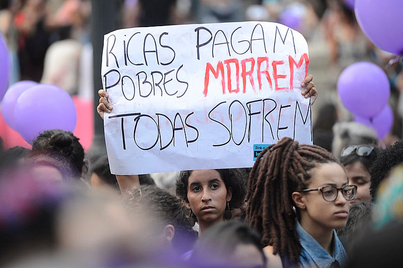 A proibição do uso de métodos contraceptivos, também é uma realidade não só possível, mas provável, caso a PEC seja aprovada
