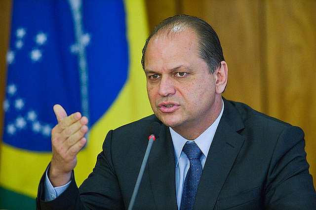 Planos de cobertura reduzida não são novidade no país e não são bem aceitos pela população.
