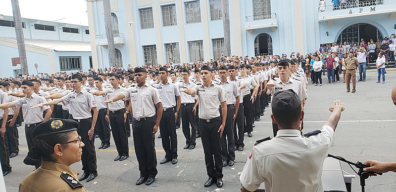 Oficiais serão monitores, gestores e focarão na disciplina escolar