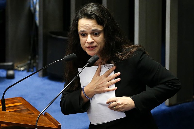 A deputada estadual Janaína Paschoal é a autora do projeto que deu origem à lei