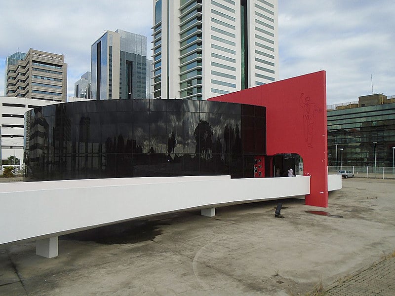 Celebração traz mostra de maquetes de obras de Niemeyer; ato comemorativo será às 17h do dia 26 de outubro