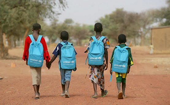 As crianças que vivem em pobreza extrema estão concentradas sobretudo na África Subsaariana, onde 49% das crianças vivem nesse estado