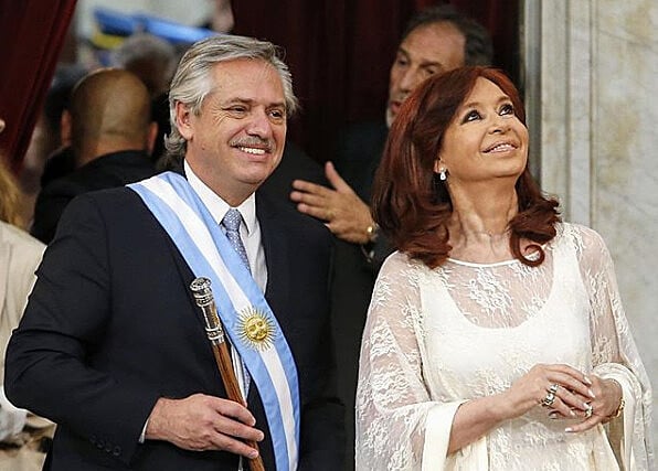 A posse do presidente da Argentina, Alberto Fernández, e da vice-presidente, Cristina Kirchner, completa um mês nesta sexta-feira (10)