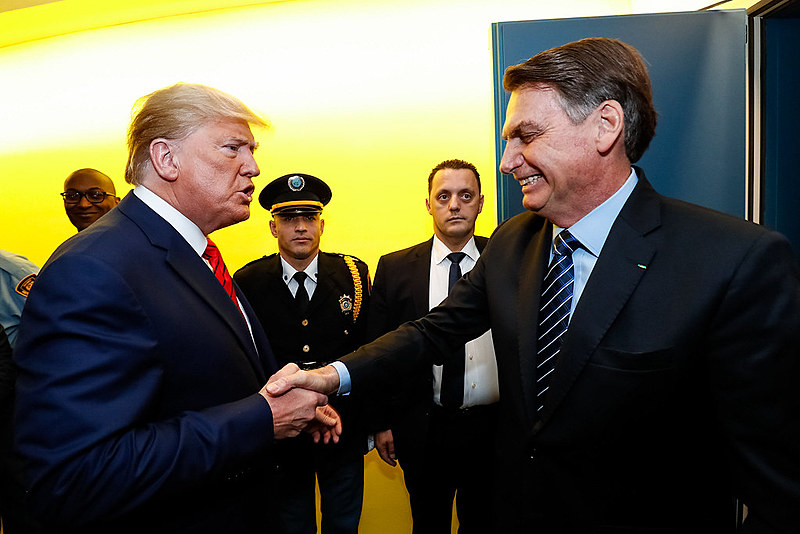 Donald Trump e Jair Bolsonaro: Brasil se esforça para agradar, mas não tem contrapartidas