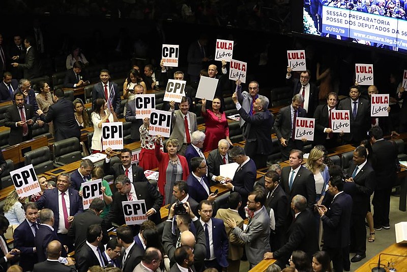 Bancada do PT faz ato no plenário da Câmara em defesa da criação de "CPI do Queiroz" e libertação de Lula (PT)