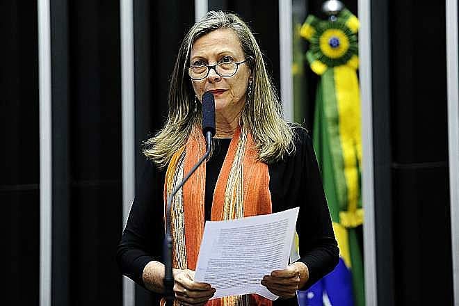 "Brasil tem sido violentamente roubado pelo Sistema da Dívida", afirma Maria Lucia