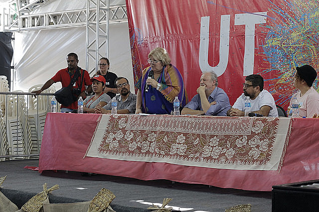 Mesa de apertura del Festival de la Utopía